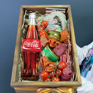 Съедобный букет 208. Букеты продуктов в деревянном ящике